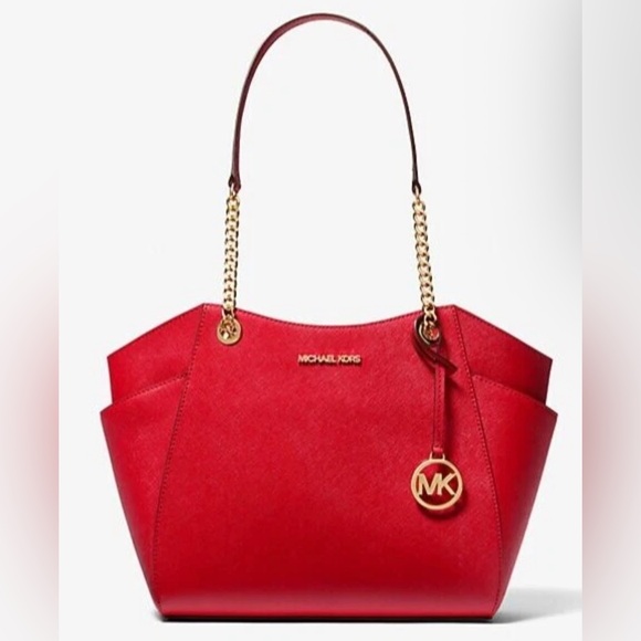 Meet your Posher, Jennifer - Picture 2 of 6